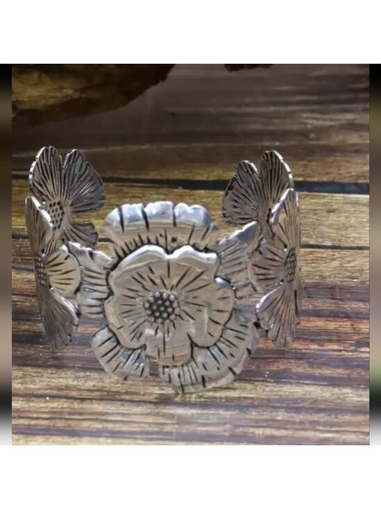Boho Gypsy Sisters Jewelry - Boho Flower Cuff Bracelet Brand New Item